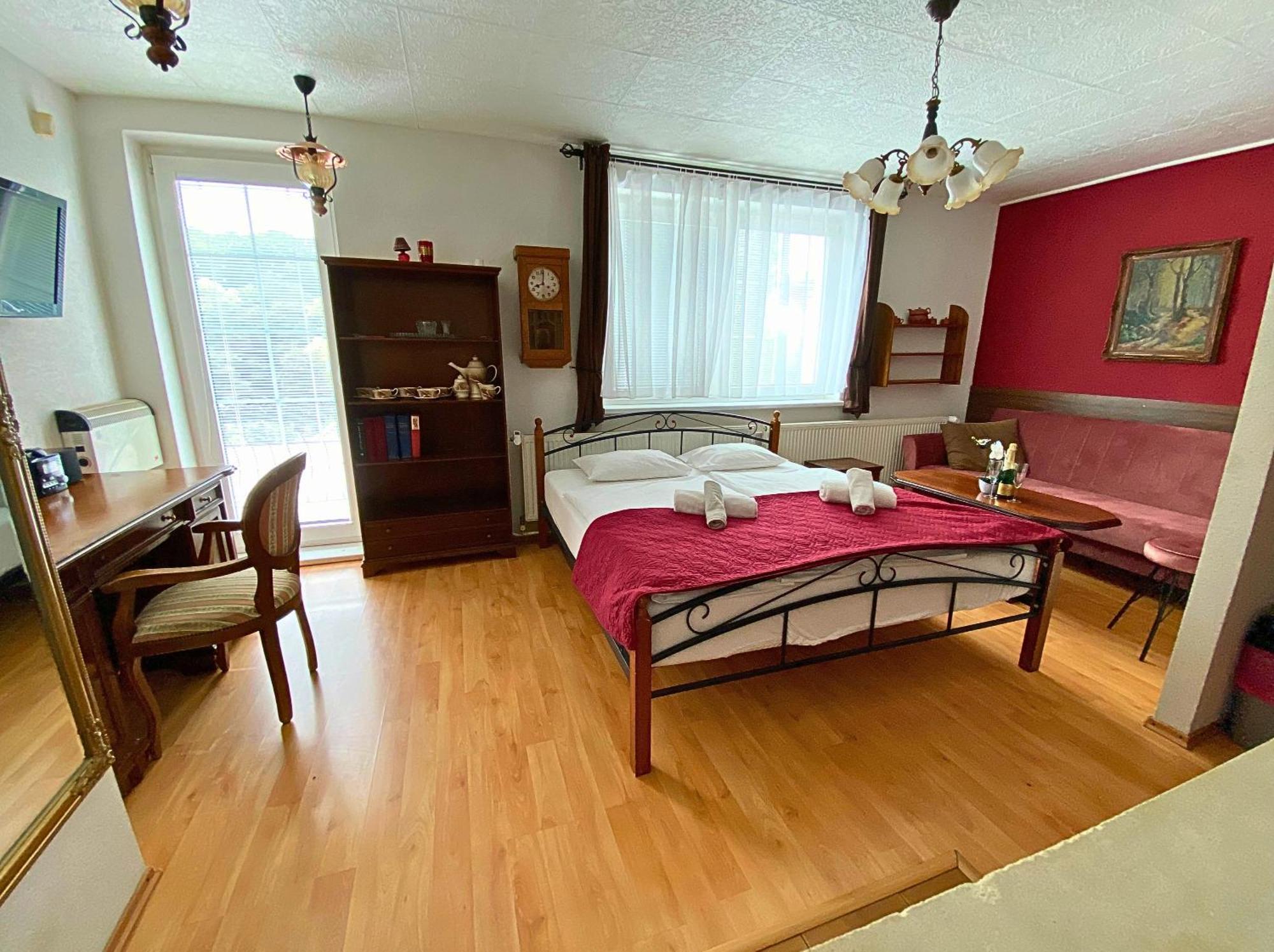 Spa & Pool Apartments Prestige Villa Ivica Marianka ภายนอก รูปภาพ