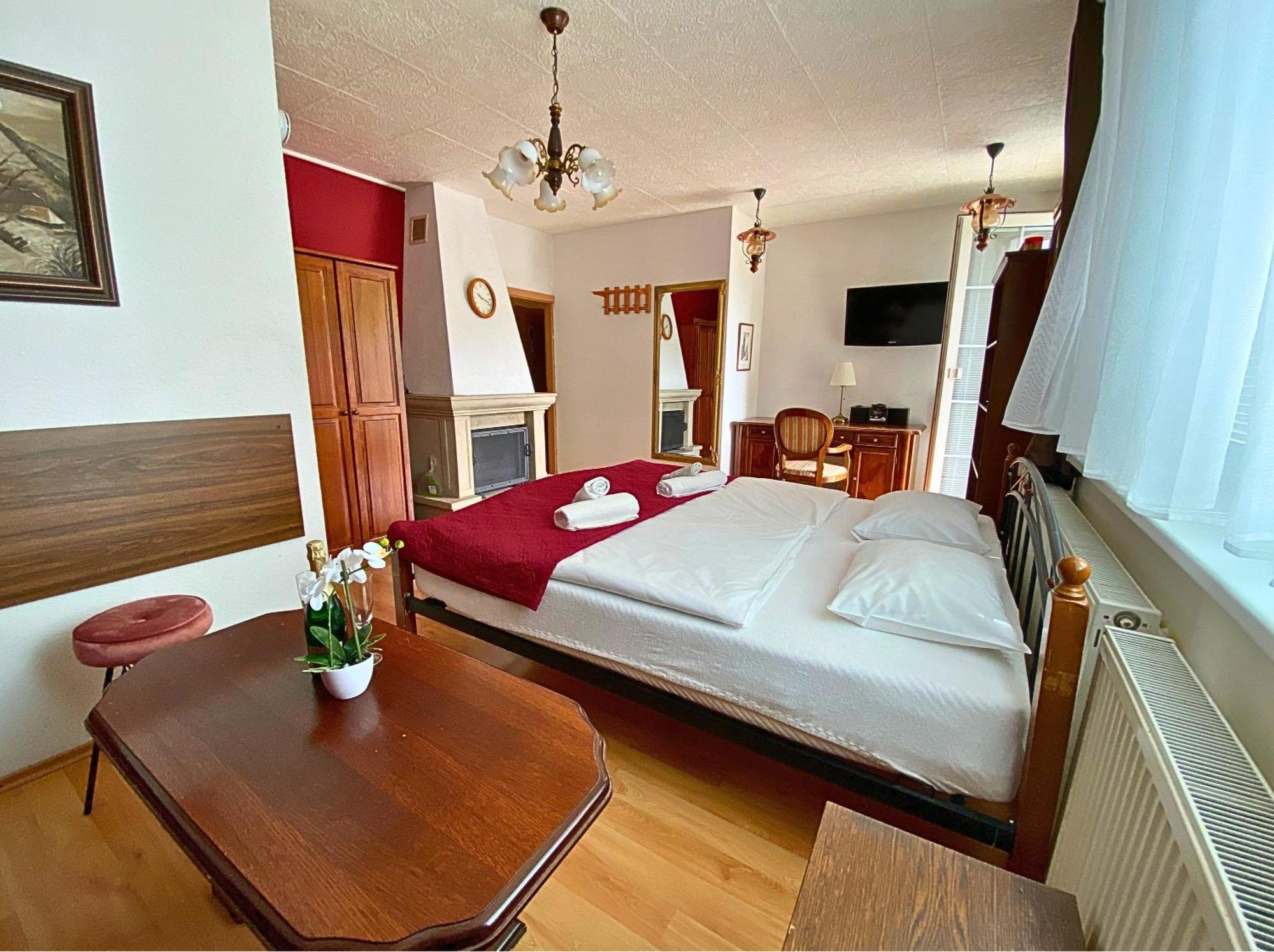 Spa & Pool Apartments Prestige Villa Ivica Marianka ภายนอก รูปภาพ